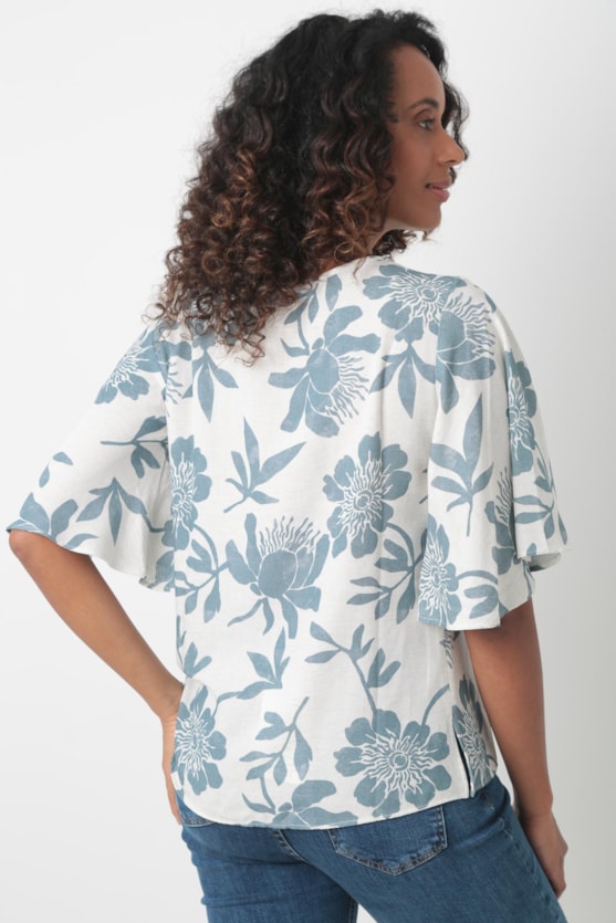 Blusa Viscose Com Linho Bianca Punhos Dobrados Com Martingalê Azul