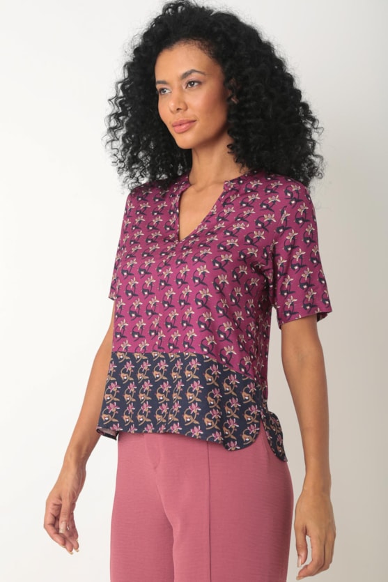 Quintess - Blusa em Camadas Mini Floral com Mangas Curtas - Faz a Boa!