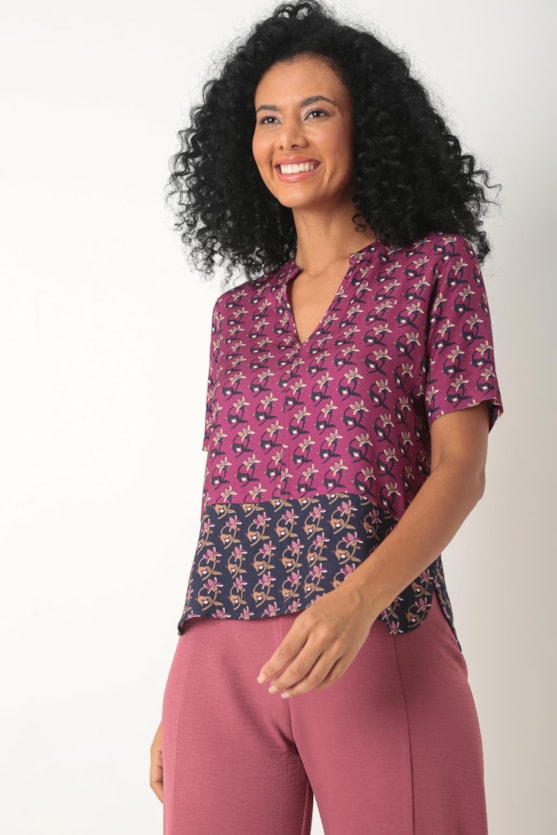 Quintess - Blusa em Camadas Mini Floral com Mangas Curtas - Faz a Boa!