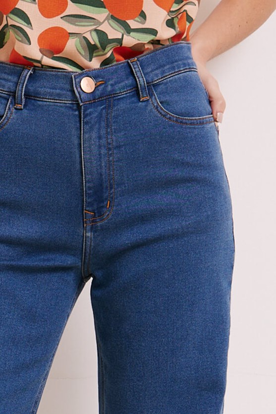 Calça jeans barra a fio média
