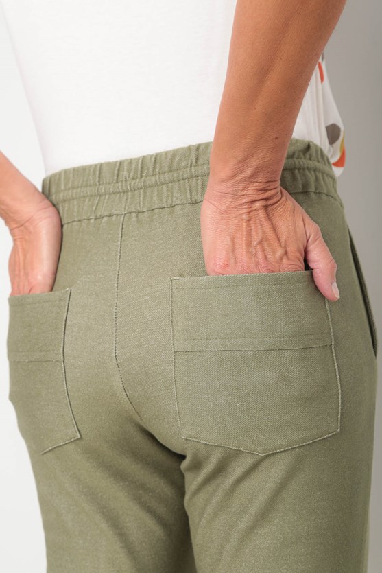 Calça malha elástico cintura e barra verde militar