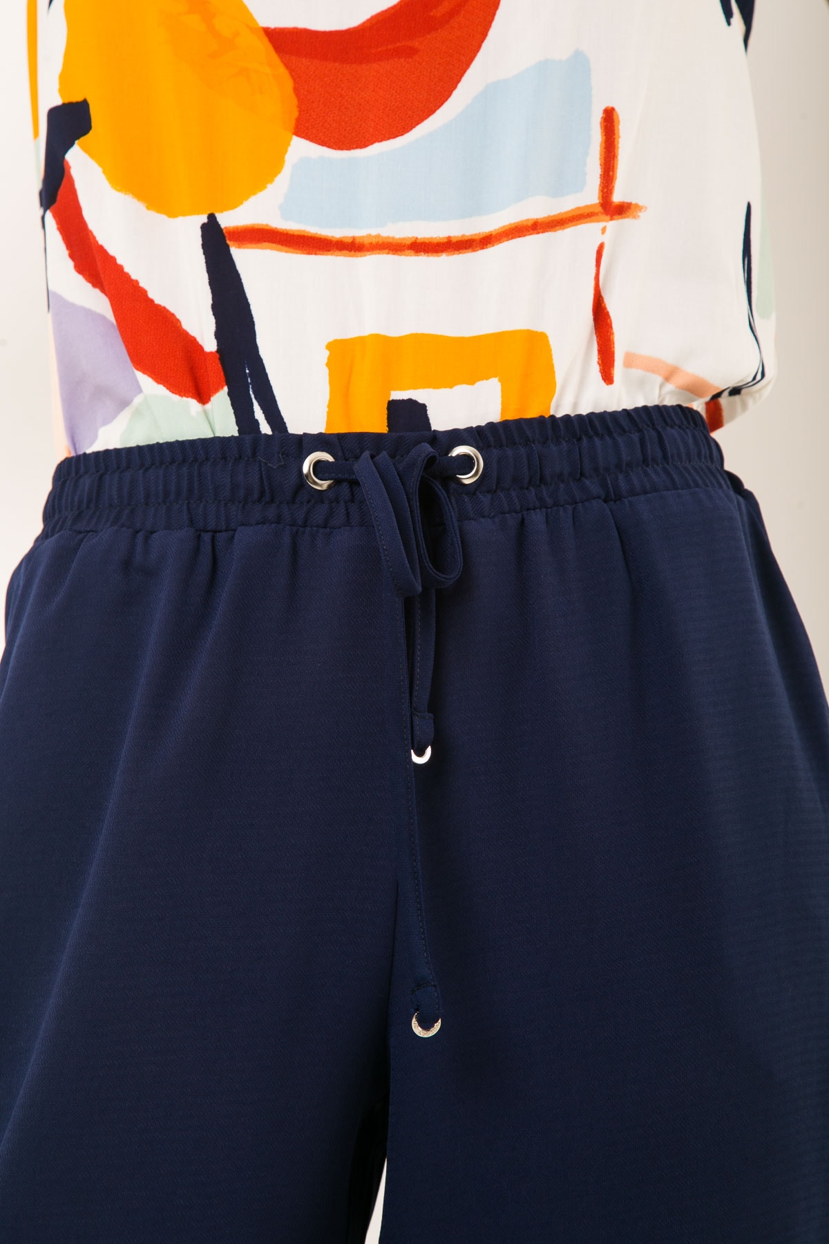 calça de crepe com elastico