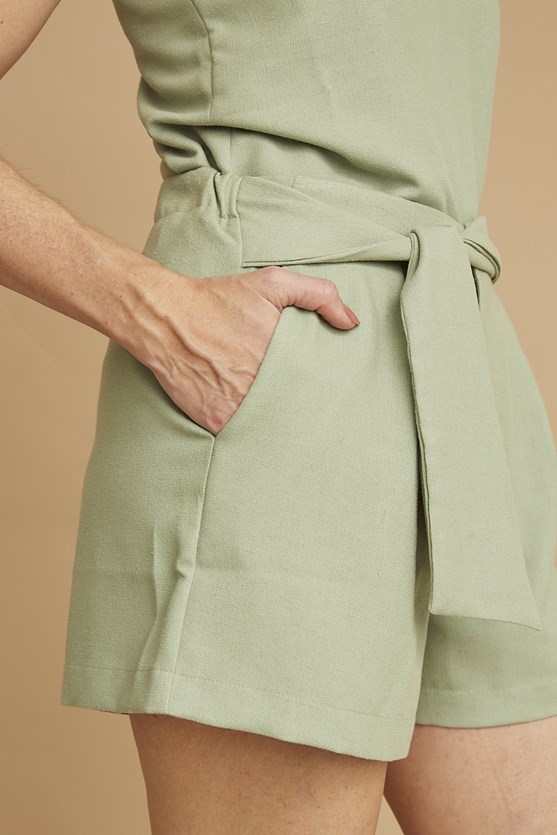 Shorts linho faixa cintura verde claro